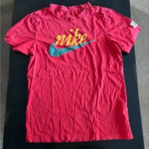 Embroidered Nike Men’s small T-shirt!